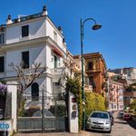Rent 4 bedroom house of 80 m² in Napoli