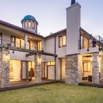 Rent 5 bedroom house of 8300 m² in Auckland