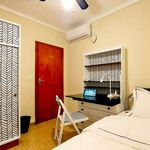Rent 4 bedroom apartment of 96 m² in Valencia