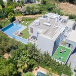 Rent 7 bedroom house of 2200 m² in Nueva Andalucía