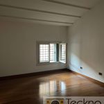 Rent 5 bedroom house of 235 m² in Roma