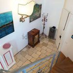 Affitto 6 camera appartamento di 230 m² in Firenze