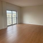 Rent 1 bedroom apartment of 160 m² in Porto