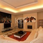 Rent 6 bedroom house of 2300 m² in Marbella