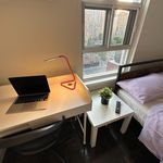 Splendid double bedroom in proximity to the Royal Ontario Museum (Has a Room)
