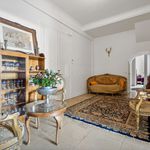 Rent 7 bedroom apartment of 200 m² in Paris