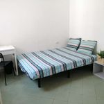 Rent a room of 210 m² in Barcelona