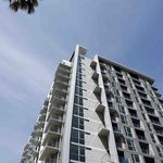 Rent 2 bedroom apartment of 106 m² in Long Beach