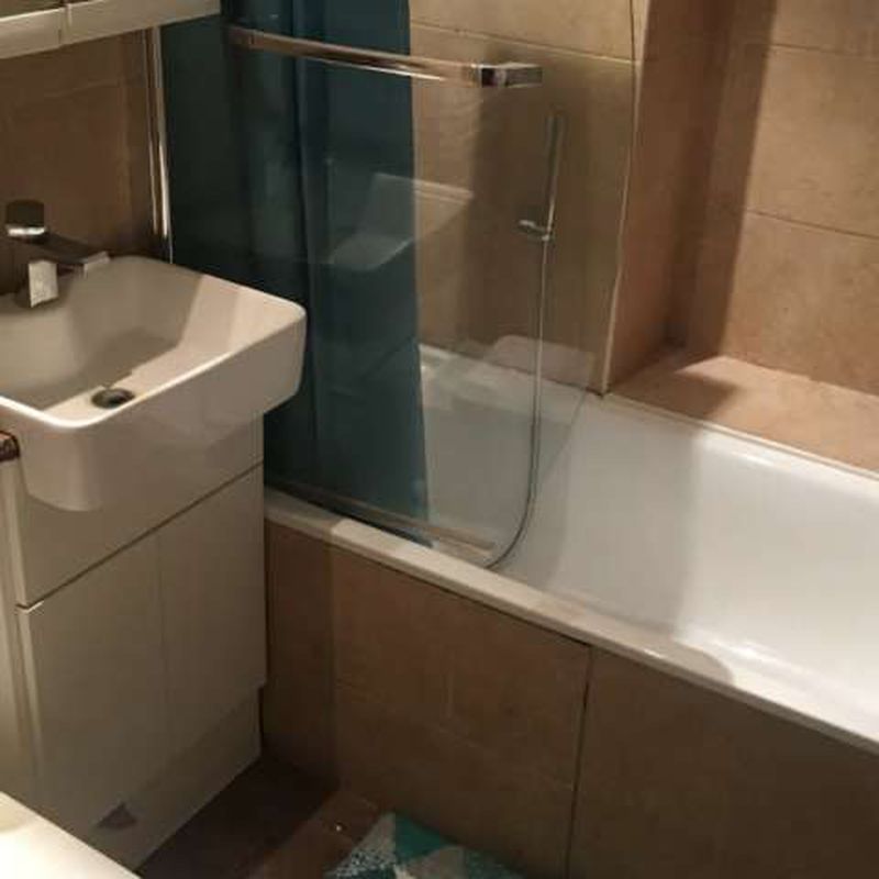 Room in shared apartment in London West Kilburn