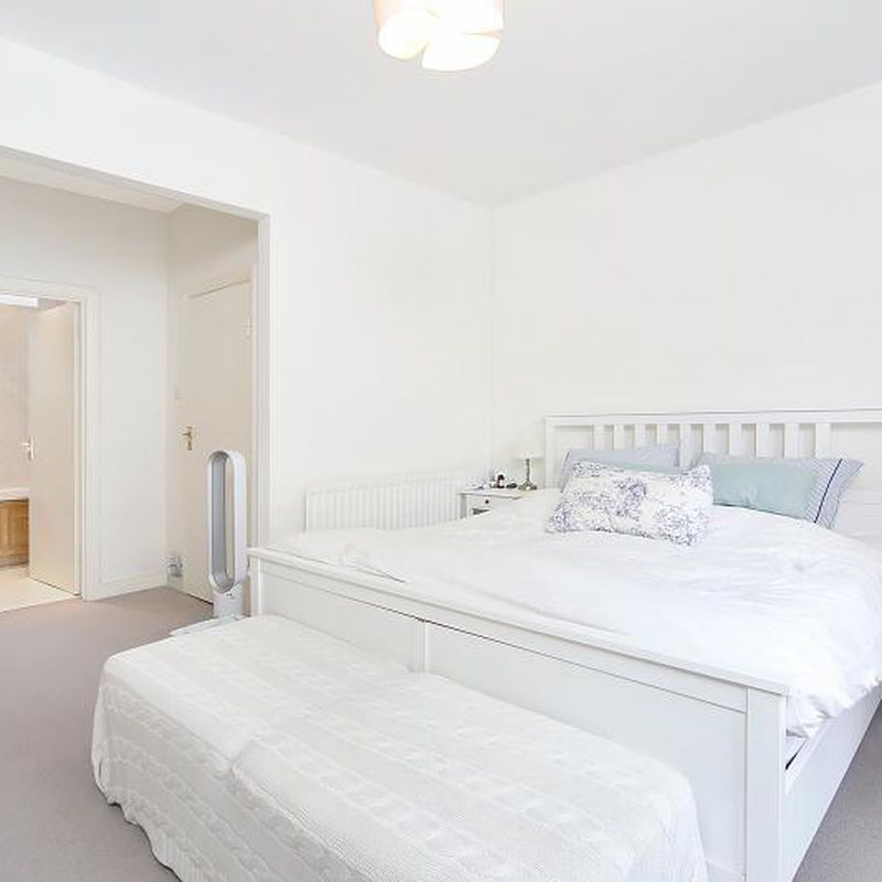 3 	bedroom house to rent in kensington