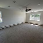 Rent 3 bedroom apartment of 176 m² in New Rochelle