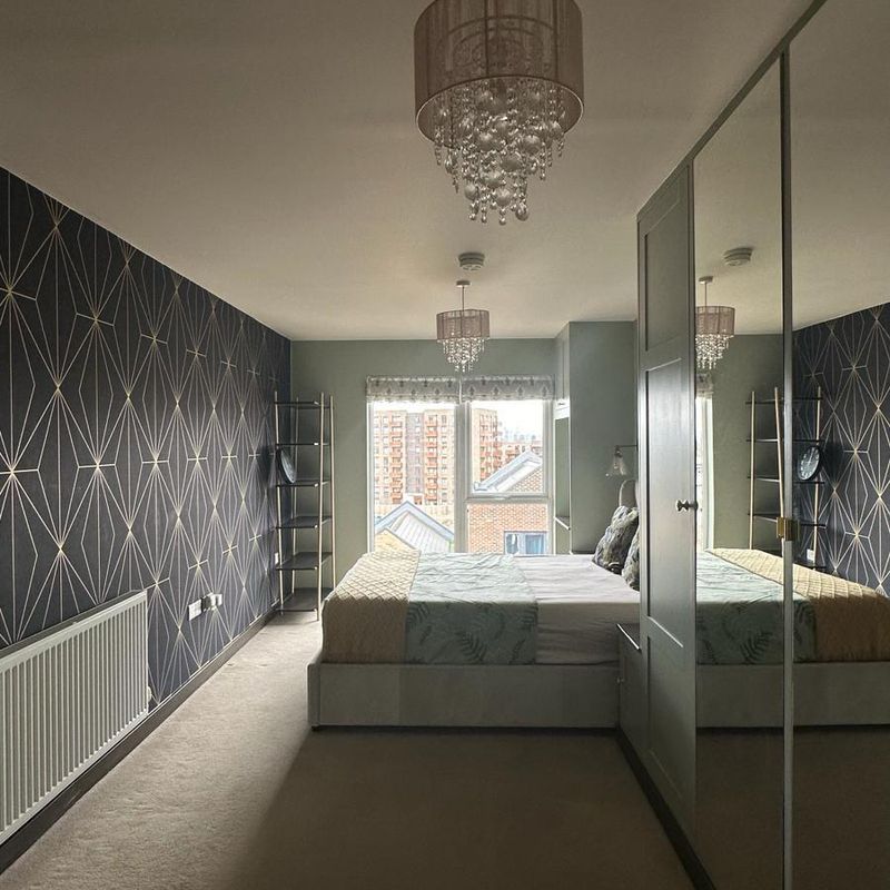 Luxury 2 Bed, 2 Bath property in Barking  in Sacrist Apartments , IG11