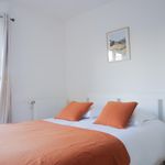 Rent 2 bedroom apartment of 63 m² in Bordeaux