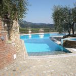 Rent 5 bedroom house of 280 m² in Camaiore