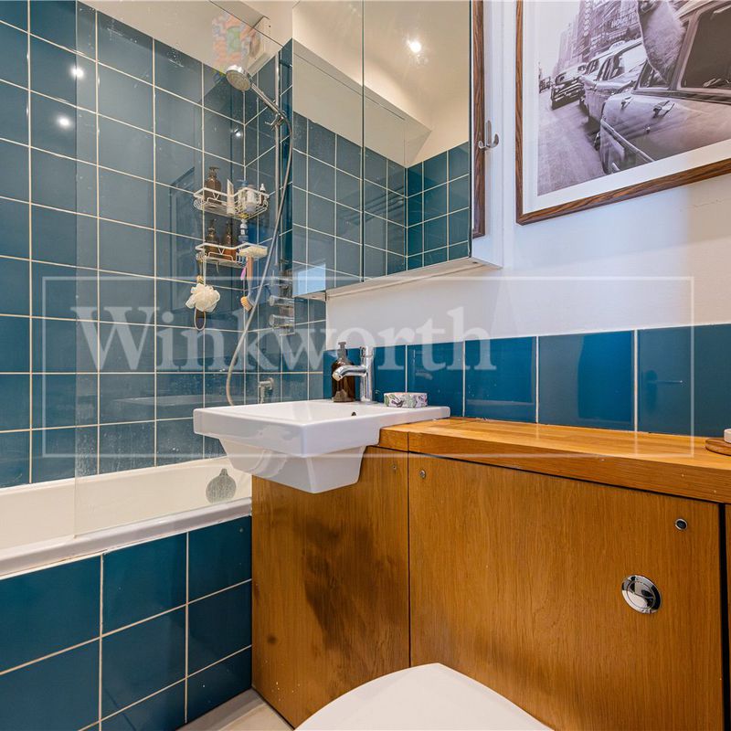 apartment for rent at Chamberlayne Road, Kensal Rise, London, NW10, England Brondesbury Park