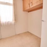 Rent 3 bedroom flat in Leicester