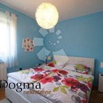 Rent 3 bedroom apartment of 125 m² in Primorsko-goranska