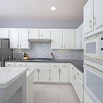 Rent 2 bedroom apartment of 149 m² in Laguna