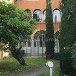 Affitto 5 camera appartamento di 285 m² in Bergamo
