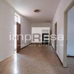 Rent 4 bedroom house of 400 m² in Morgano