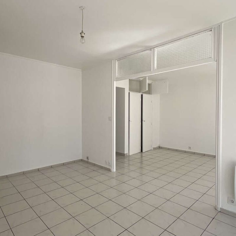 Location appartement 3 pièces 51 m² Aubenas (07200)