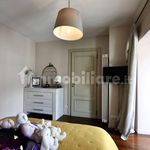 Affitto 5 camera appartamento di 270 m² in Torino