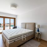 Rent 2 bedroom apartment of 122 m² in Estoril