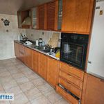 Affitto 4 camera appartamento di 150 m² in Legnano
