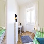 Rent a room of 126 m² in Milano