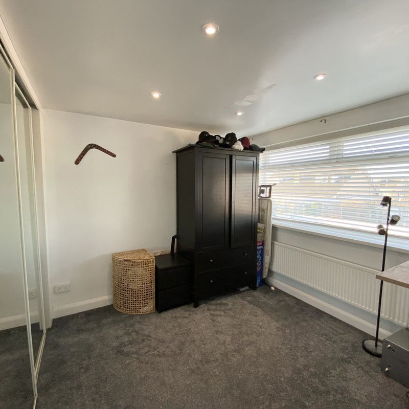 3 bedroom property to let in Clos Y Deri, PORTHCAWL - £1,200 pcm Nottage