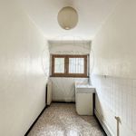 Rent 1 bedroom apartment of 33 m² in Nîmes