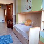 Affitto 4 camera appartamento di 85 m² in Montopoli in Val d'Arno