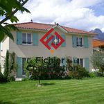 Rent 5 bedroom house of 155 m² in Saint-Ismier