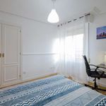Rent a room of 170 m² in Alcalá de Henares