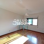 Rent 3 bedroom apartment of 123 m² in Maia