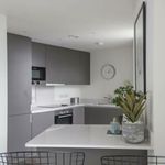 Rent 2 bedroom apartment of 81 m² in Croydon