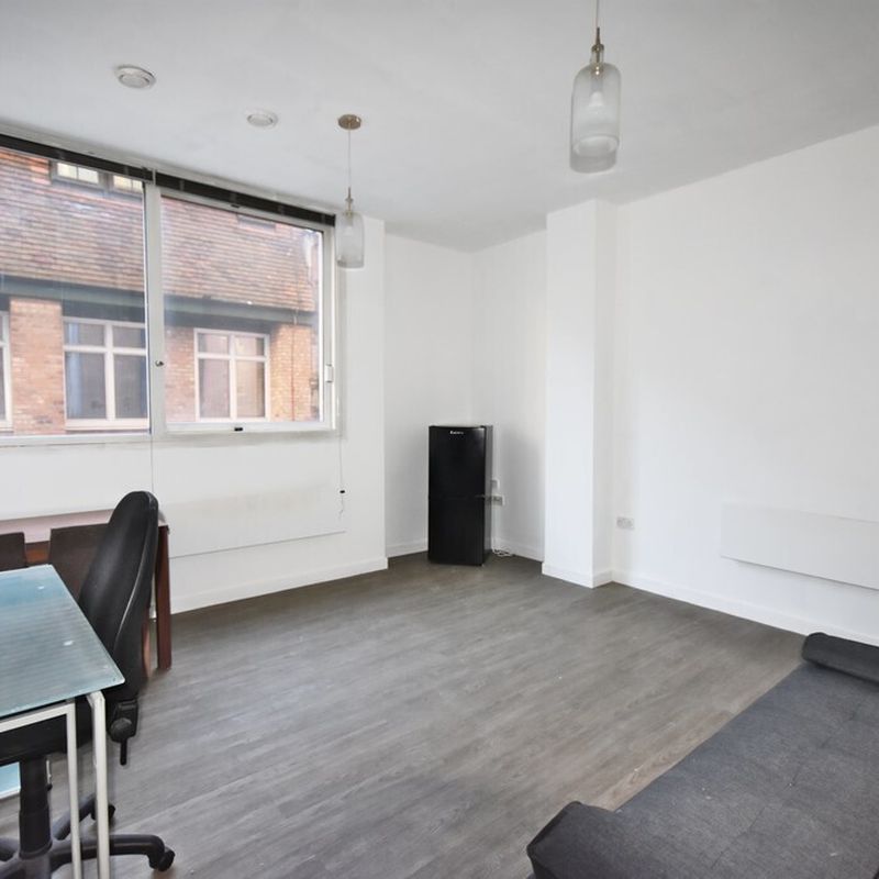 1 bedroom property to let in Westside One, Suffolk Street Queensway, Birmingham, B1 1LS - £900 pcm
