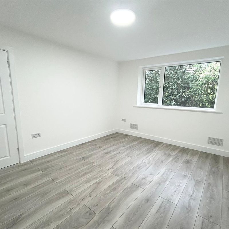 Apartment to Rent: Carlton Court, Kersal Road, Prestwich, Manchester, M25 Rainsough
