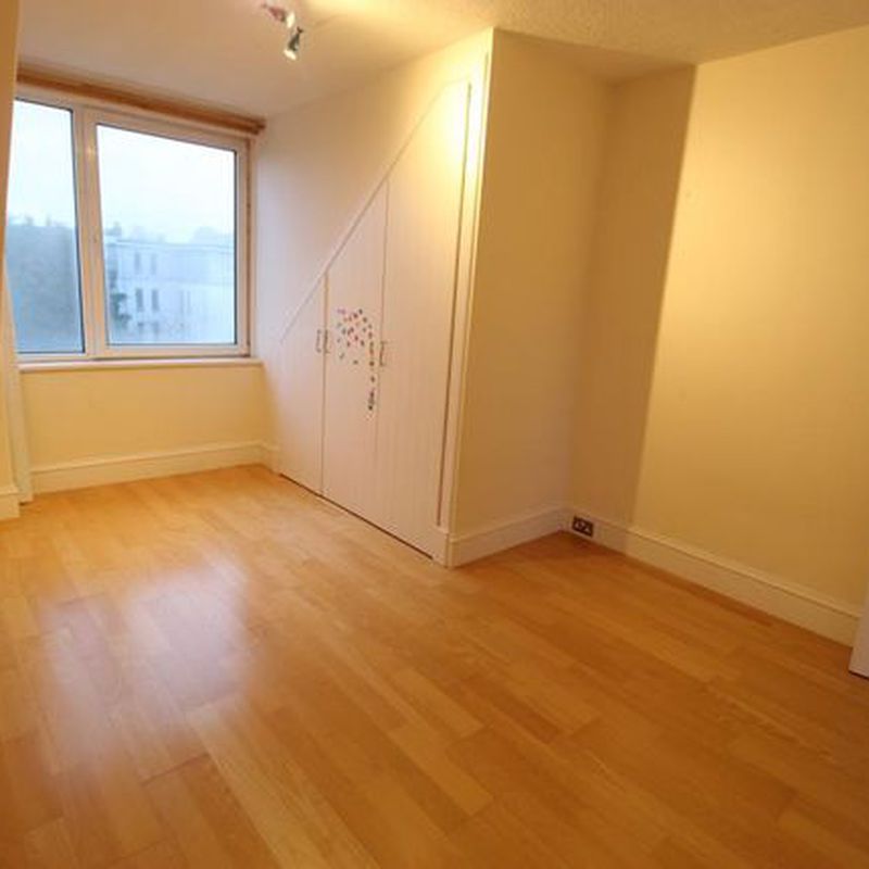 Flat to rent in Beaconsfield Place, Top Floor AB15 Mannofield