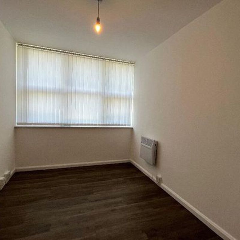 Flat to rent in Oldham Road, Manchester M40 Collyhurst