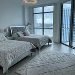 Rent 2 bedroom apartment of 1718 m² in North Miami Beach