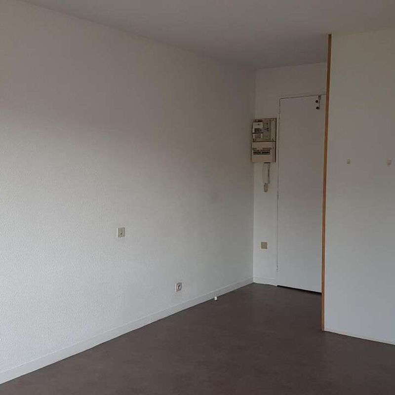 Location appartement 1 pièce 19 m² Chambéry (73000)