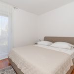 Najam 2 spavaće sobe stan od 80 m² u Split
