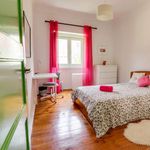 Rent a room of 90 m² in lisbon