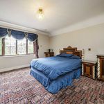 Rent 7 bedroom house in Weybridge