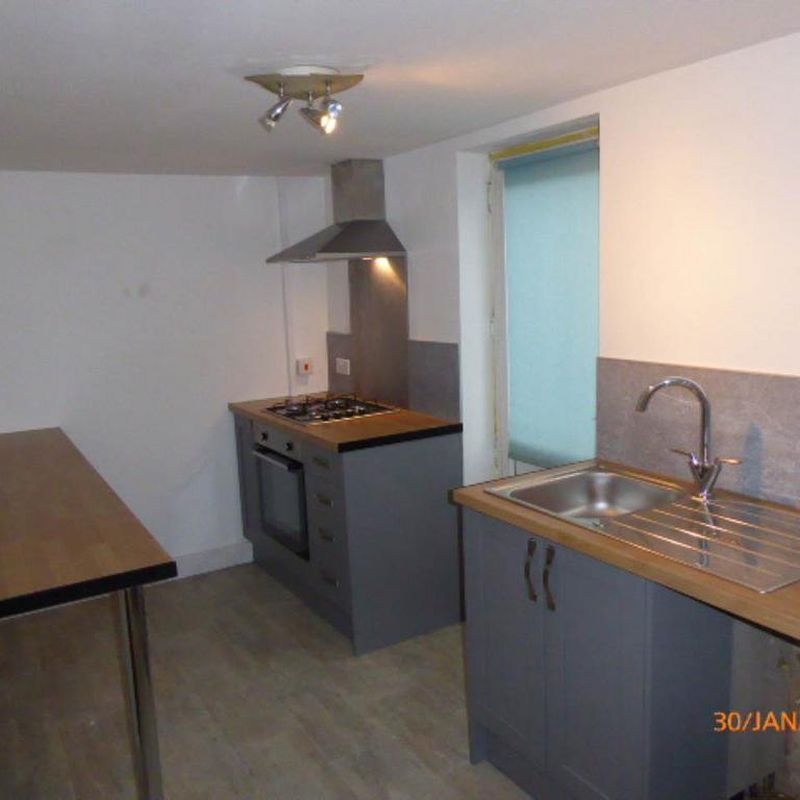 2 bedroom end of terrace house to rent Carmarthen