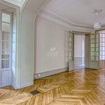 Rent 9 bedroom house in Versailles