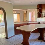Rent 5 bedroom house of 1213 m² in Bloemfontein