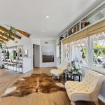 Rent 2 bedroom house of 175 m² in Woodland Hills