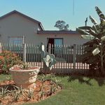 Rent 4 bedroom house of 970 m² in Lesedi